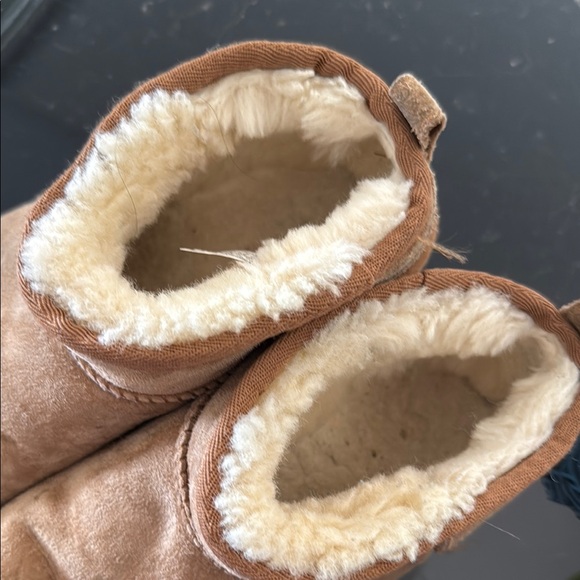 UGG Chestnut Shearling Ankle Boots - Picture 4 of 5